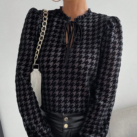 Houndstooth Print Tie Neck Flare Sleeve Top Black - Picture 5 of 5